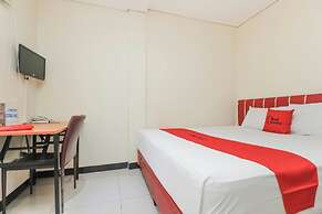 RedDoorz Plus @ Jalan Pemuda Jakarta
