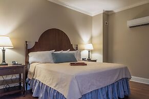 Chateau Saint Denis Hotel