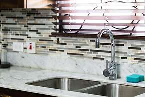 New Kingston Apartment at The Palms