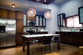 New Kingston Apartment at The Palms