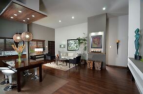 New Kingston Apartment at The Palms