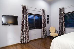 New Kingston Apartment at The Palms