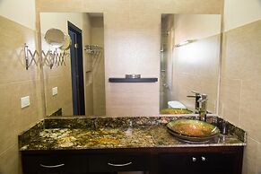 New Kingston Apartment at The Palms