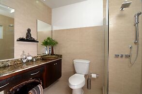 New Kingston Apartment at The Palms