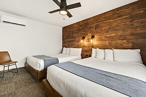 Aqua Aire Inn & Suites