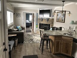 Aqua Aire Inn & Suites
