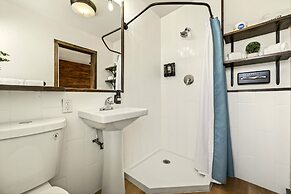 Aqua Aire Inn & Suites