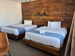 Aqua Aire Inn & Suites