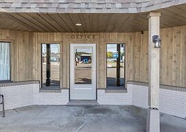 Aqua Aire Inn & Suites