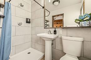 Aqua Aire Inn & Suites