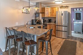 Aqua Aire Inn & Suites