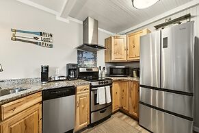 Aqua Aire Inn & Suites