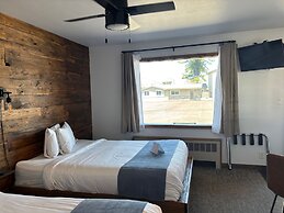 Aqua Aire Inn & Suites