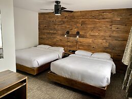 Aqua Aire Inn & Suites