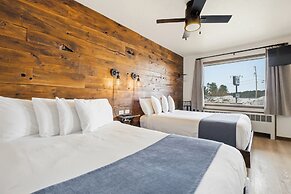 Aqua Aire Inn & Suites