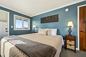 Aqua Aire Inn & Suites