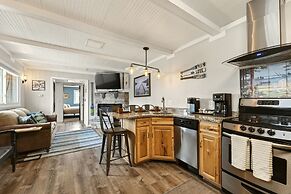 Aqua Aire Inn & Suites