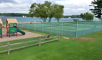 Aqua Aire Inn & Suites