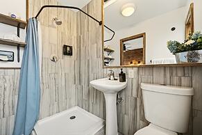 Aqua Aire Inn & Suites
