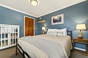 Aqua Aire Inn & Suites