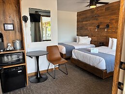 Aqua Aire Inn & Suites