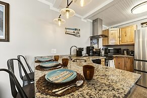 Aqua Aire Inn & Suites
