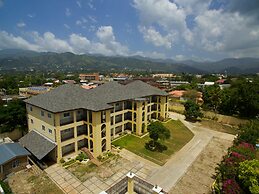 New Kingston Guest Apartment at Donhead