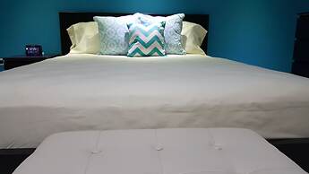 New Kingston Guest Apartment at Donhead