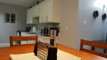 New Kingston Guest Apartment at Donhead