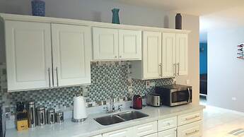 New Kingston Guest Apartment at Donhead