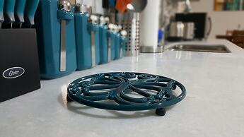 New Kingston Guest Apartment at Donhead