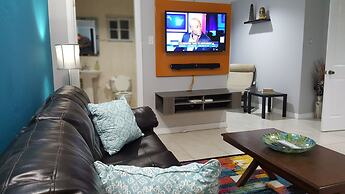 New Kingston Guest Apartment at Donhead