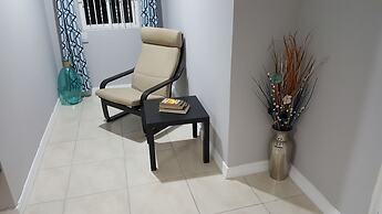 New Kingston Guest Apartment at Donhead