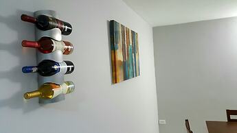 New Kingston Guest Apartment at Donhead