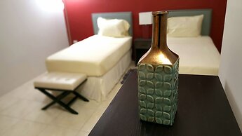 New Kingston Guest Apartment at Donhead