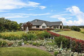 Ribbonwood Country House
