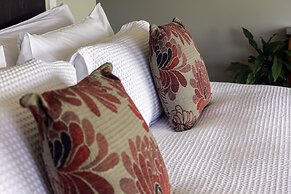 Ribbonwood Country House