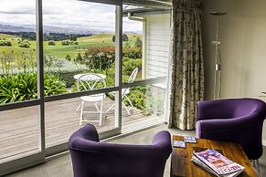 Ribbonwood Country House