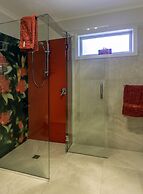 Ribbonwood Country House