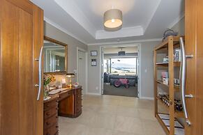 Ribbonwood Country House