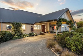 Ribbonwood Country House