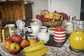 Ribbonwood Country House