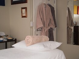 Ribbonwood Country House