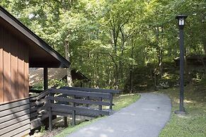 Giant City Lodge