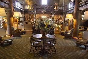 Giant City Lodge
