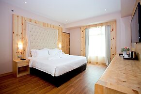 Vouk Hotel Suites