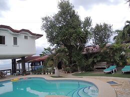 Love's Beach and Dive Resort