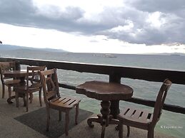 Love's Beach and Dive Resort