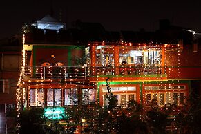 Shangri-la Boutique Hotel