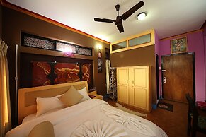 Shangri-la Boutique Hotel